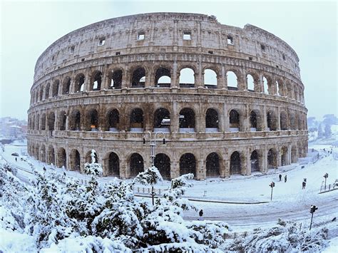 Snow In Rome Causes Italian Soldiers To Be Deployed To Capitals