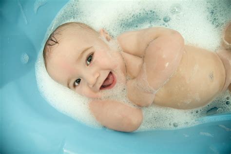 Wallpaper Bathing Baby Bath Hd Widescreen High Definition