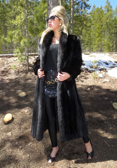 Arrogant Rich Shopping Goddess Fur