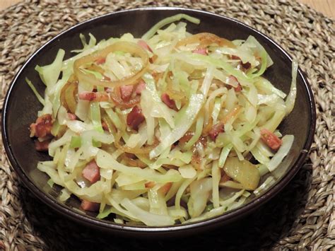 Vegetarische Nasi Met Spruiten Witte Kool En Wortel Een Gezond Recept