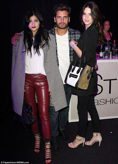 Teens Kendall And Kylie Jenner Party At A 21 And Over Sex