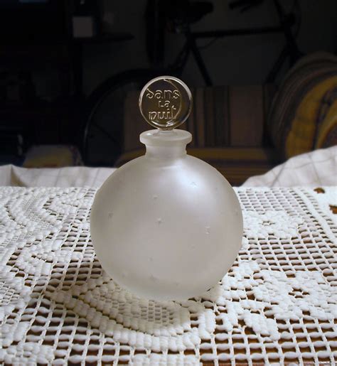 Antique Vintage Lalique Crystal Dans La Nuit Perfume Bottle In Frost