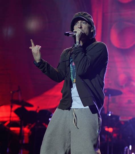 Eminem Apologizes To Rihanna On Surprise New Album Age Wiki Bio Net Worth Affairs Gossip