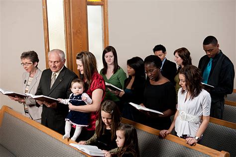 270 Congregation Singing Stock Photos Pictures And Royalty Free Images
