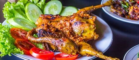Menu masakan ayam taliwang sudah sangat populer dan sudah menjadi menu andalan di restoran maupun rumah makan. Resep Rahasia Ayam Bakar Taliwang Khas Lombok NTB Yang Enak