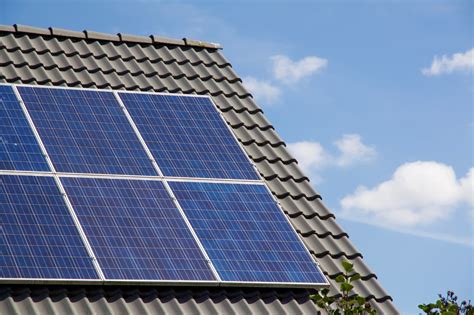 Can I remove free solar panels from my roof? - TheGreenAge