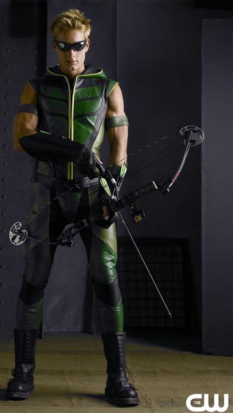 Justin Hartley Oliver Queen Green Arrow Justin Hartley Green