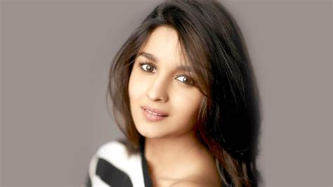 Ravishment Alia Bhatt Bollywood Actress Hot And Sexy Wallpapers