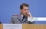 Oberst Tilman von Plüskow. Sprecher im Verteidigungsministerium für ...