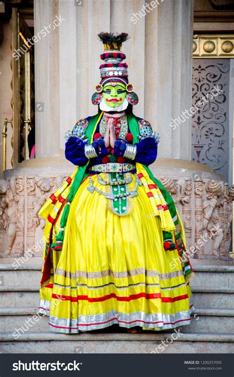 Indian Folk Dance Kathakali Stock Photo 1200257095 Shutterstock