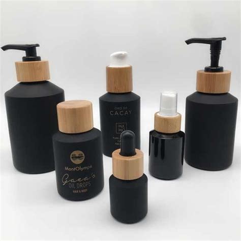Source Factory Hot Sell Cosmetic Packaging Frosted Black Glass Bottle