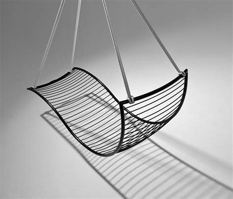 Esright outdoor patio swing chair, canopy swing with removable cushion and weather resistant powder coated steel frame, suitable for patio, garden, poolside, balcony, backyard. Curve hanging swing chair | Architonic