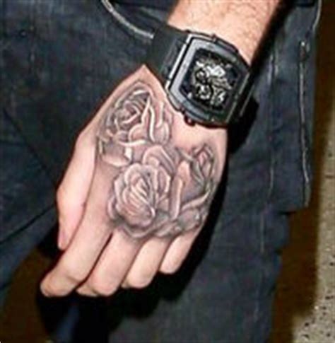 The tattoo is not, in fact, real. 10 of Liam Payne's Best Tattoos - CelebMix