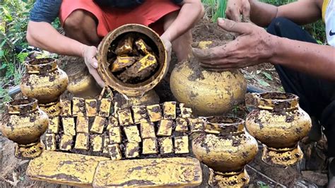 Discovery Of Three Ancient Gold Jars Over A Meter High And Weighing