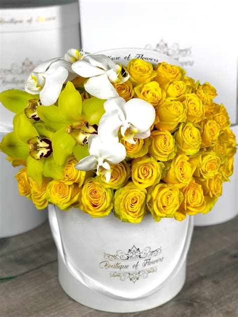 50 Yellow Rose With Orchid Round Box Flower Delivery Van