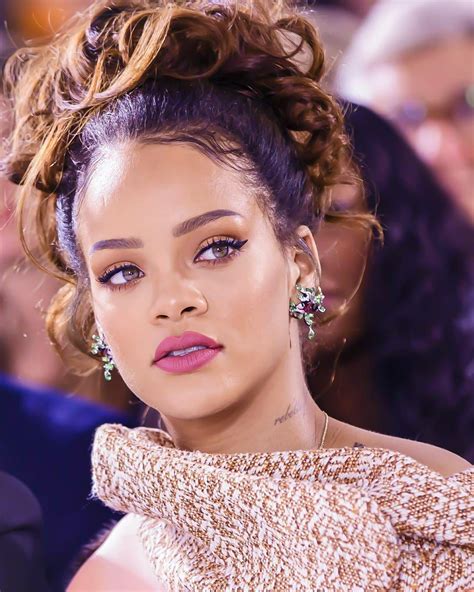 Sunkissed Rihanna Hoop Earrings People Fan Fashion Make Up Moda