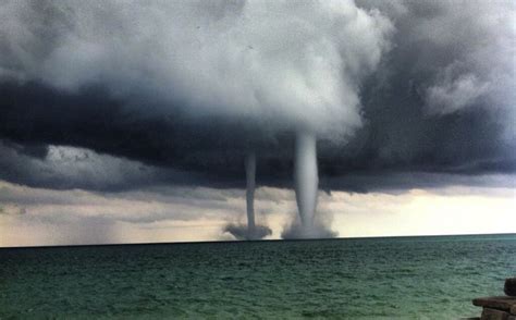 Waterspouts fall into two categories: Twin waterspouts form over Lake Michigan | Clamor World