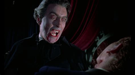 Recensione Dracula Il Vampiro Everyeye Cinema