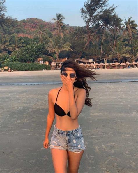 Rhea Chakraborty Bikini Pictures Sushant Singh Girlfriend Bikini Photos All Over The Internet
