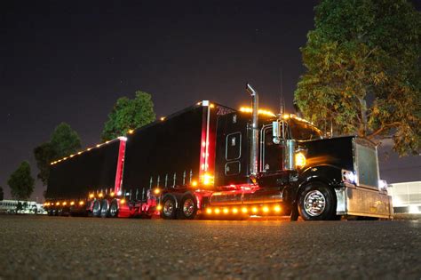 custom big rigs truck lights tractor trailers