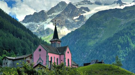 Une suissesse ― a swiss person female. Climat: les églises de Suisse priées de se mettre à l ...