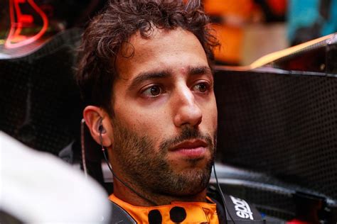 The Reasons Behind Ricciardos Mclaren Formula Struggles