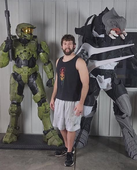 Me And My Life Sized Master Chief And Arbiter Statues Rgaming