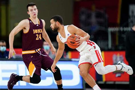 Fairfields Season Ends In Maac Championship To No 9 Seed Iona Gaels Win Fifth Straight Title