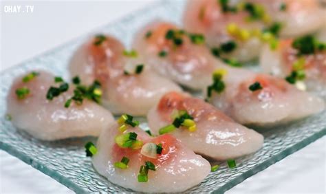 You can relax the bot's auto moderation for them, give them extra votes in your polls, only allow your subs. 25 món bánh truyền thống cực ngon của Việt Nam - Nguyễn Uyên