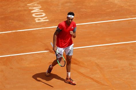 Lorenzo sonego became the first italian for 15 years to capture an atp tour clay court title on home soil after fighting back to beat laslo djere of serbia and win the sardegna open on sunday. US Open 2020: Adrian Mannarino vs Lorenzo Sonego preview ...
