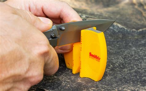 Smiths 2 Step Carbide And Ceramic Knife Sharpener ~ Coarse And Fine