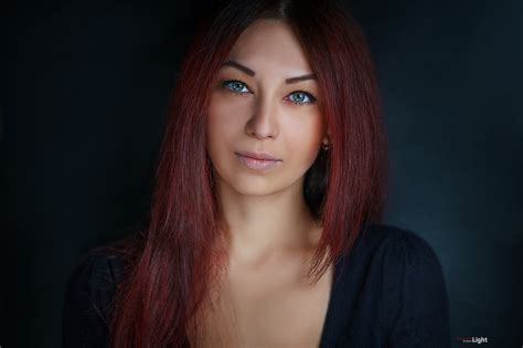 Wallpaper Women Redhead Portrait Face Simple Background 2000x1333