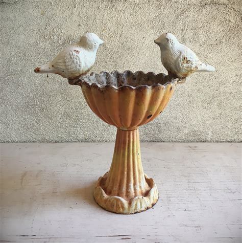 Rusty Metal Vintage Cast Iron Bird Bath Cottage Garden Decoration