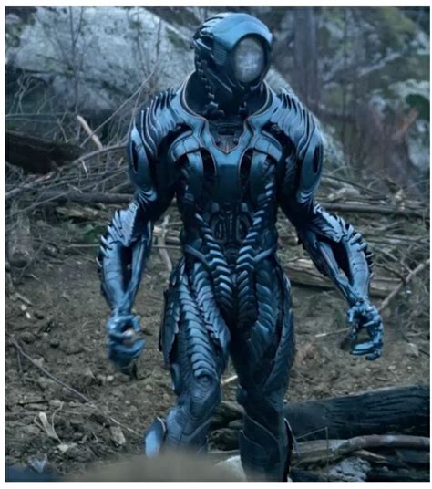 Seems Like We All Agree That The Robot From The New Lost In Space Is Hot