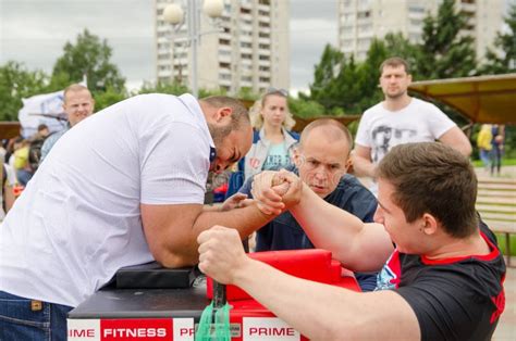 Arm Wrestler Makes The Final Breakthrough With The Help Of Power Arm