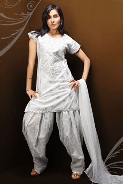 White Cotton Salwar Kameez With Embroidery Pakistani Salwar Kameez ~ Ladies Fashion Style