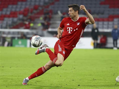 Born 21 august 1988) is a polish professional footballer who plays as a striker for german club bayern munich. Robert Lewandowski scores again as Bayern Munich reach DFB ...