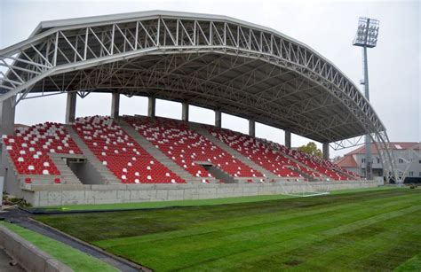 Cluj arena va deveni stadion regional, dacă oficialii vor perfecta înțelegerile cu reprezentanții echipelor fc bihor și uta arad. Au construit o „bijuterie", dar nu se pot bucura de ea ...