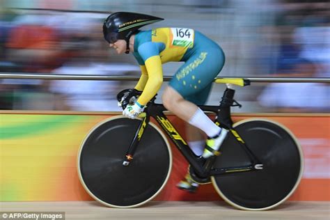 Rio 2016 Reigning Olympic Champion Anna Meares Survives Massive Scare To Remain In The Hunt For