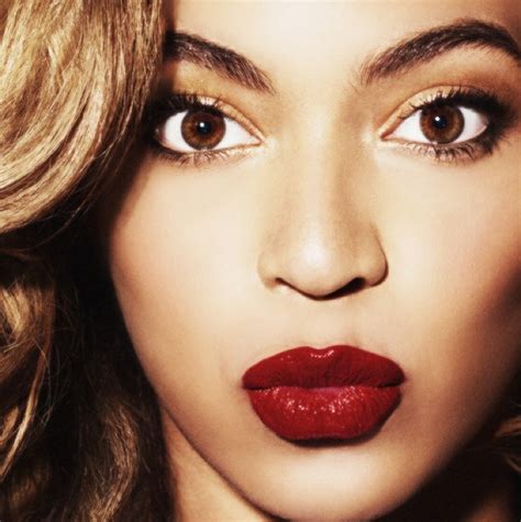 HEBOH ! Beredar Ratusan Foto Wajah Beyonce Yang Asli Sebelum di Edit