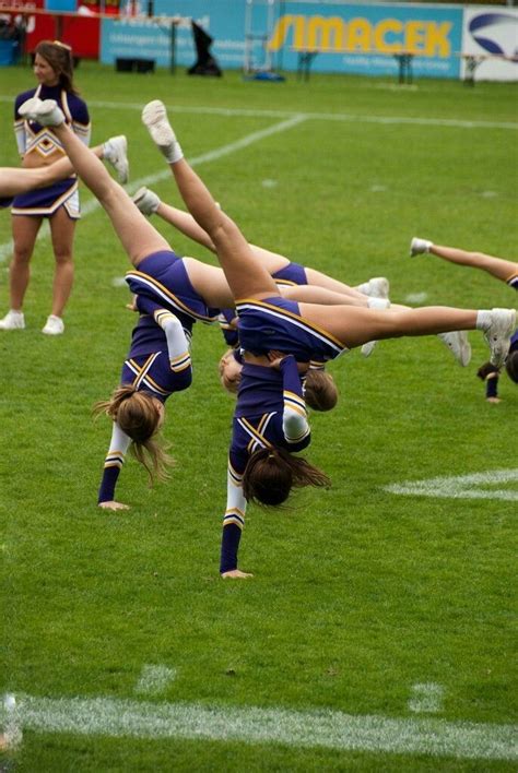 Vikings Cheerleaders Hottest Nfl Cheerleaders Cute Cheerleaders Cheerleader Girl Gymnastics