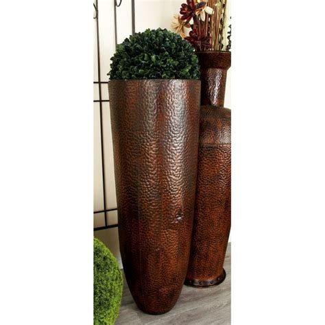 Decmode Bronze Embossed Metal Floor Vase Set Of 2 Floor Vase Vase Set Tall Vase Decor