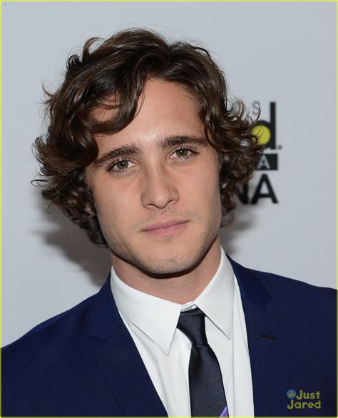 Diego andrés gonzález boneta (born november 29, 1990) is a mexican singer and actor. Diego Boneta: Billboard Mexican Music Awards | Photo ...