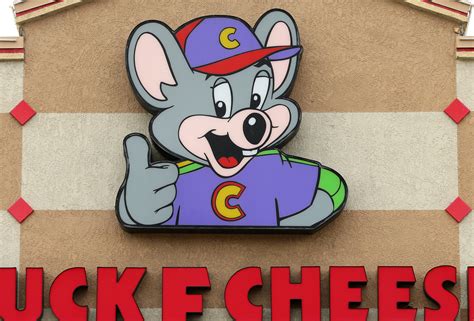 Chuck E Cheeses Animatronics May Take A Final Bow Cbs News