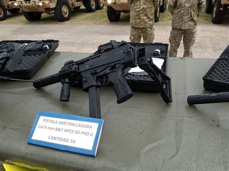New Glock Pistols And Bandt Submachine Guns For Argentinas Special