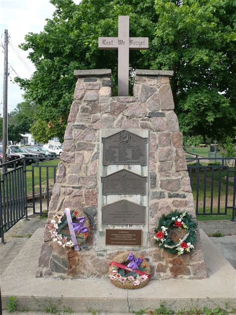 Port rowan is a town in norfolk county, ontario, canada.it is located on lake erie, adjacent to long point.the lakeside community has a population of fewer than 1500 people and sports a number of traditional small businesses such as twin's ice cream parlour, which has been operating in the town for decades. Ontario War Memorials: Port Dover