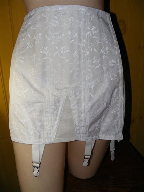 Vintage 1960s Girdle Rengo 357 Sz 29 By Crown Foundations