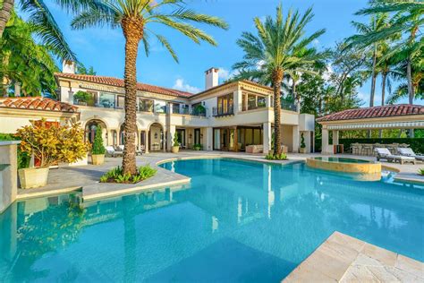 A Stunning Miami Beach Estate By The Jills Zeder Group Laptrinhx News