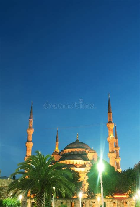 Blue Mosque In Istanbul Stock Image Image Of Minaret 18127383