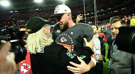 Super Bowl Hot Mic Catches Jason And Travis Kelce With Mother Donna On